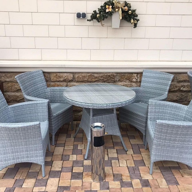 Відновлення ротангових садових меблів: плетіння нового ротангу для заміни пошкодженого