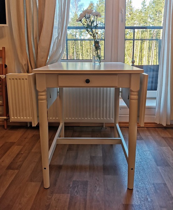 Відновлення старовинного столу: як зберегти автентичність та додати сучасний акцент.