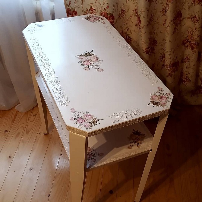 Декорування стола своїми руками: додавання унікальних деталей для персоналізації меблів