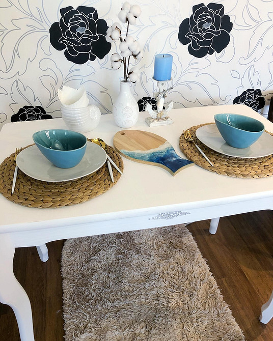 Реставрація старого дерев'яного столу своїми руками: етап шліфування поверхні для відновлення