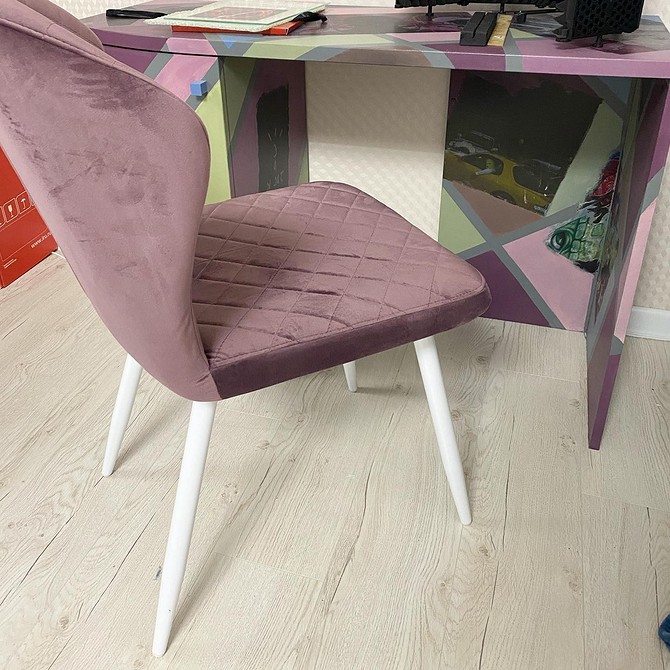 Реставрація стільця: використання різних технік для оновлення зовнішнього вигляду.