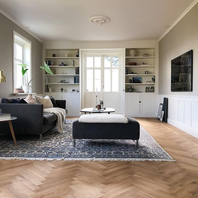 Диван та стіни: ідеальне колірне поєднання для сучасного дизайну вітальні