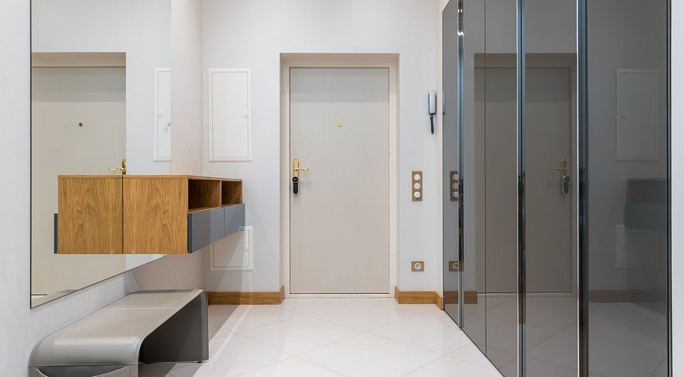 Оптимальна глибина шафи для різних типів одягу: практичні поради та рекомендації