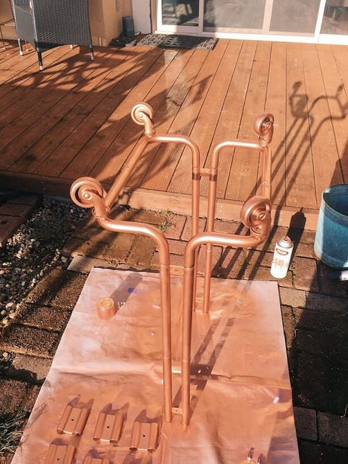 Ідеї декору: переробка стільця ІКЕА з використанням нової тканини та фарби.