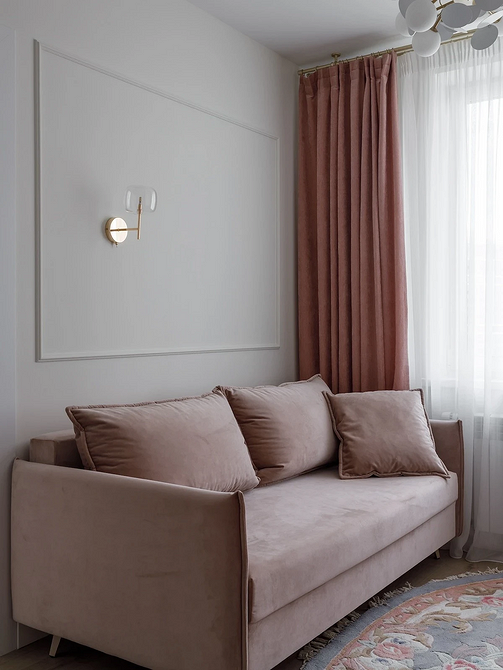 Розстановка меблів в кухні вітальні: створення комфортного куточка для відпочинку та приготування їжі.