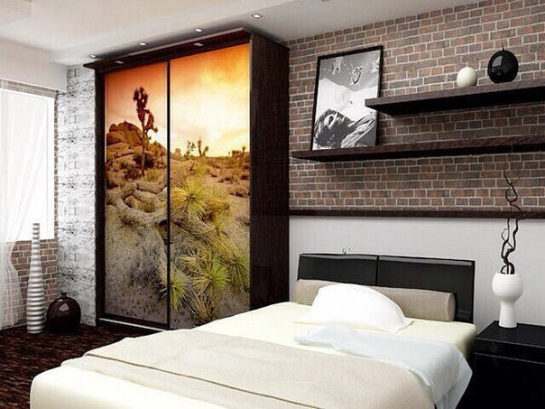 Кутова шафа в спальні з комбінованим дизайном дверей: дзеркало та ДСП.