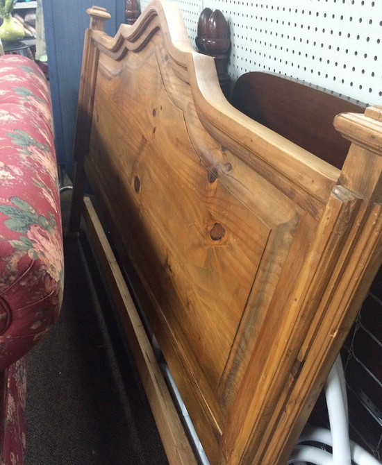 Узголів'я ліжка своїми руками з макраме, богемний стиль в дизайні спальні.