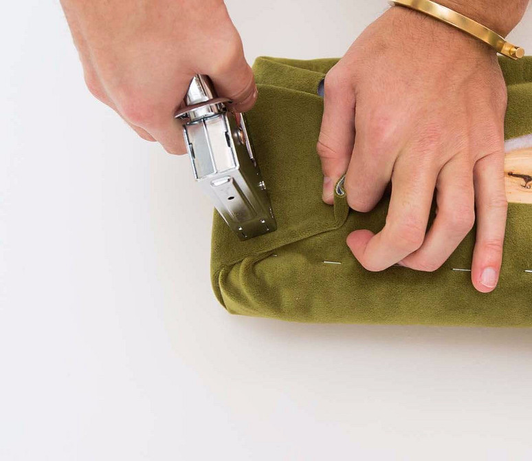 Інструкція: як зробити м'яке узголів'я ліжка своїми руками. Легкий спосіб.