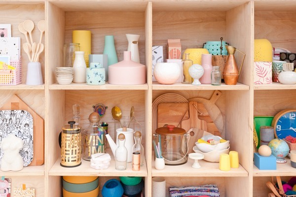 Недорога фанерна полиця для дому: легке виготовлення та стильний дизайн