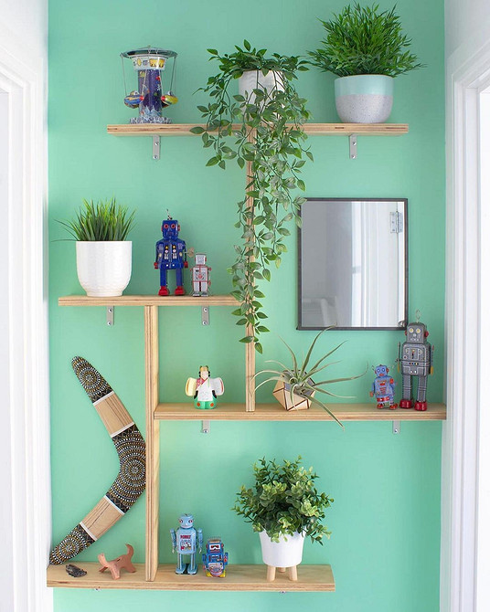 Геометричні фанерні полиці: сучасний дизайн для стильного інтер'єру