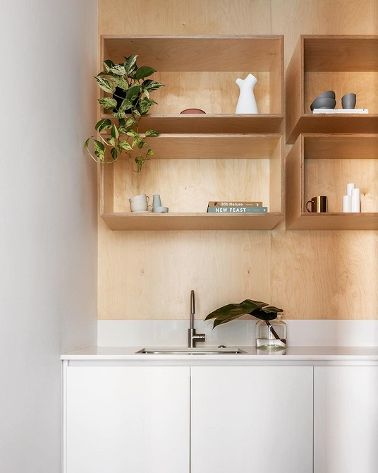 Креативні фанерні полиці: дизайн, що додає унікальності вашому простору