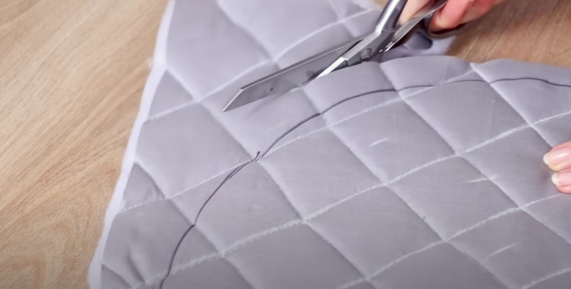 Інструкція: як зробити пуфік з картону своїми руками – покроковий майстер-клас.