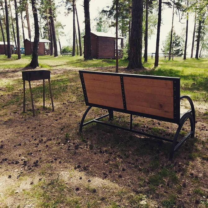 Дерев'яна лавка трансформер: економія простору на дачній ділянці