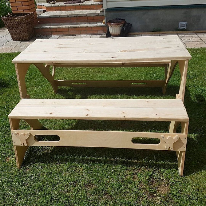 Садові меблі: стіл-лавка трансформер в складеному стані, дерев'яна конструкція