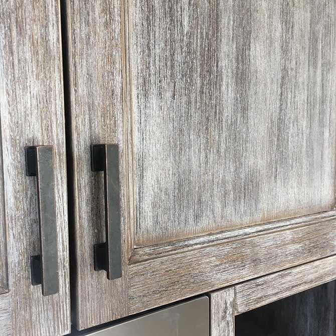 Приклад зістареної деревини: дошка оброблена для створення ефекту старовини своїми руками