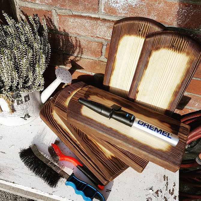 Процес зістарювання деревини: підготовка до обробки та вибір матеріалів для зістарювання