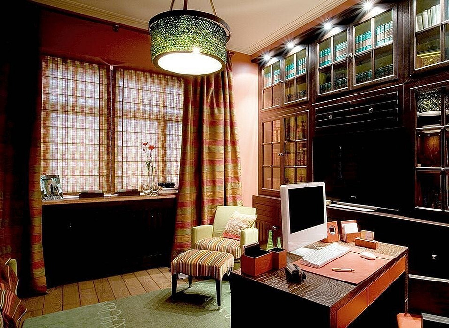 Яскравий пуфик у дитячій кімнаті, меблі для дітей та стильний дизайн інтер'єру.