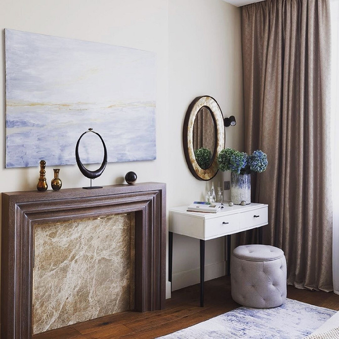 Банкетка з м'яким сидінням та місцем для зберігання взуття в передпокої