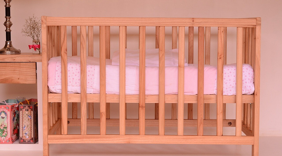 Вибір дитячого ліжечка для новонародженого: огляд та рейтинг найкращих моделей для малюків.