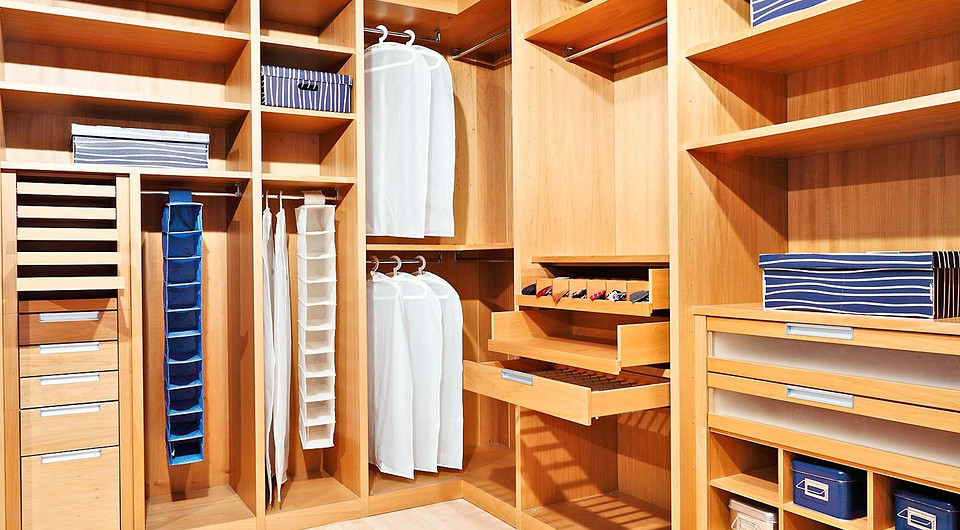 Вибір якісних меблів для вітальні: функціональність, дизайн та затишок в інтер'єрі.