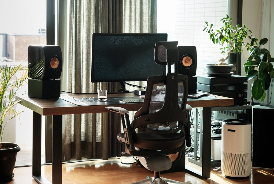 Вибір комп'ютерного крісла: 7 важливих параметрів для здоров'я та комфорту