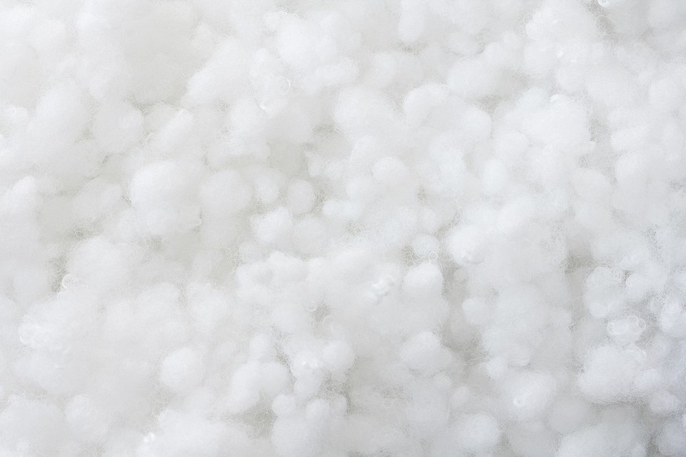 Порівняння різних матеріалів наповнювачів дивана: плюси і мінуси