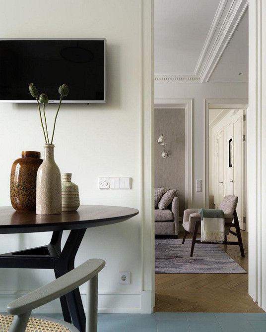 Реставрація старих дерев'яних меблів: детальний огляд критеріїв та вибір матеріалів.