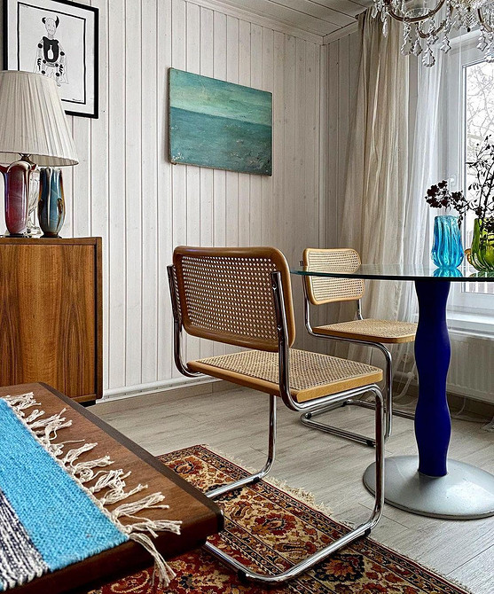 Деталі реставрації: відновлення оригінальних елементів та фурнітури антикварних меблів.