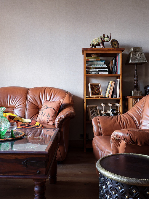 Практичний коричневий диван в дитячу кімнату: легко чиститься та стійкий до зношування