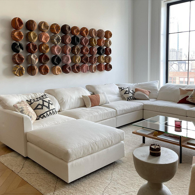 Елегантний шкіряний диван: поради експертів з вибору та догляду за меблями.