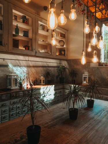 Елегантні дерев'яні фасади меблів: вишуканість та довговічність у кожній деталі