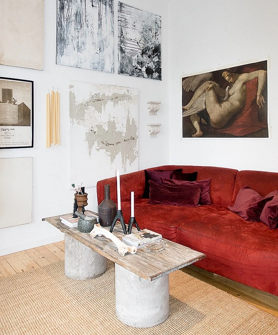 Інтеграція червоного дивана: поради дизайнерів щодо вибору кольорів та стилю