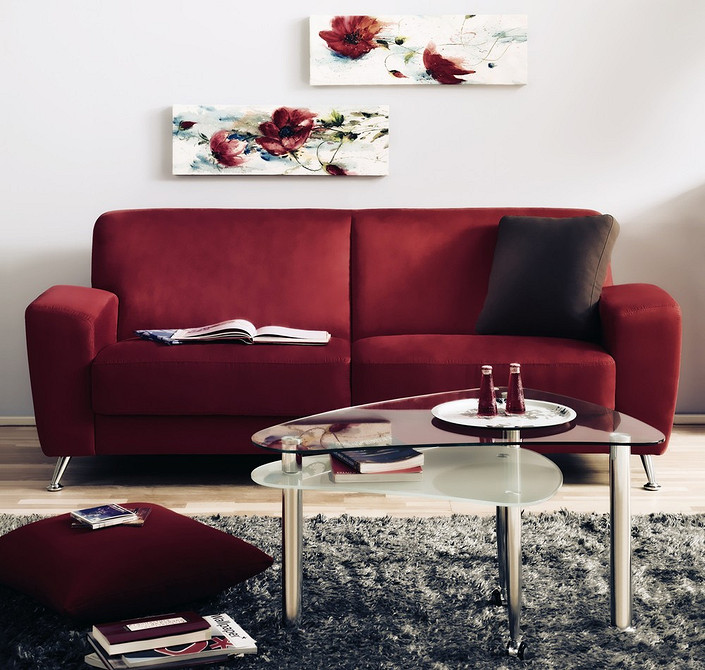 Інтер'єр з червоним диваном: вибір відтінку для гармонійного поєднання з іншими меблями