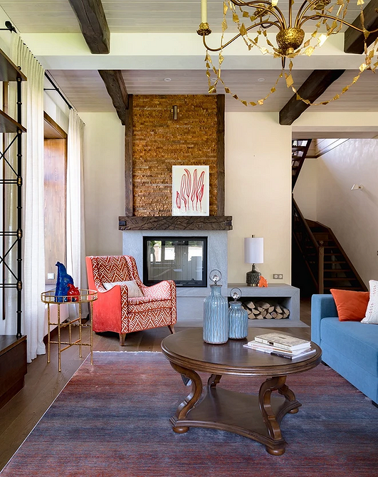 Крісло з оригінальною оббивкою: акцент в дизайні сучасного інтер'єру.