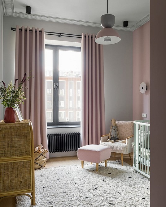 Дизайн інтер'єру з кріслом: стильне доповнення до будь-якої кімнати в домі.