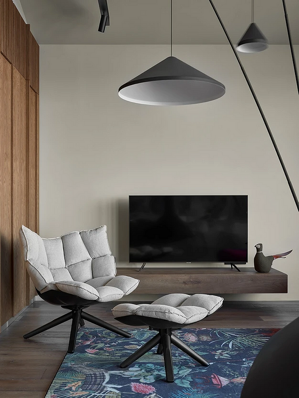 Сучасне крісло в інтер'єрі: вибір, розміщення та ідеальне поєднання стилів.