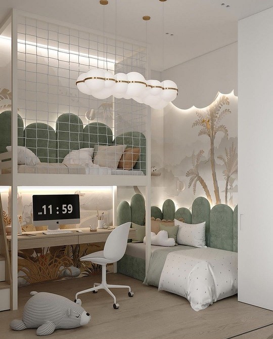 Інтер'єр дитячої кімнати з ліжком-горищем та зоною для ігор.