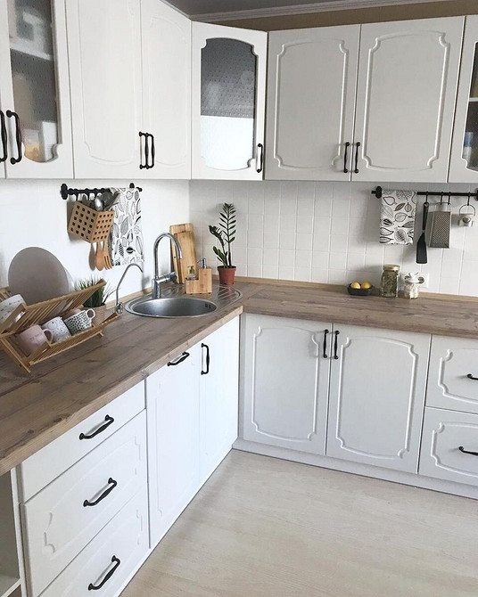 Креативні ідеї для реставрації ліжка, столу та інших старих меблів в домі.