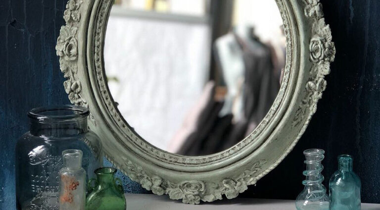 Найкращий заголовок: Як дати друге життя старим меблям: бюджетні ідеї та поради експертів — Реставрація меблів своїми ру