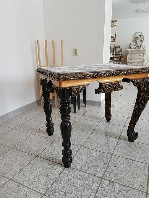 Декор меблів своїми руками: ліжко, стіл, кухонний фартух, оновлені з любов'ю.