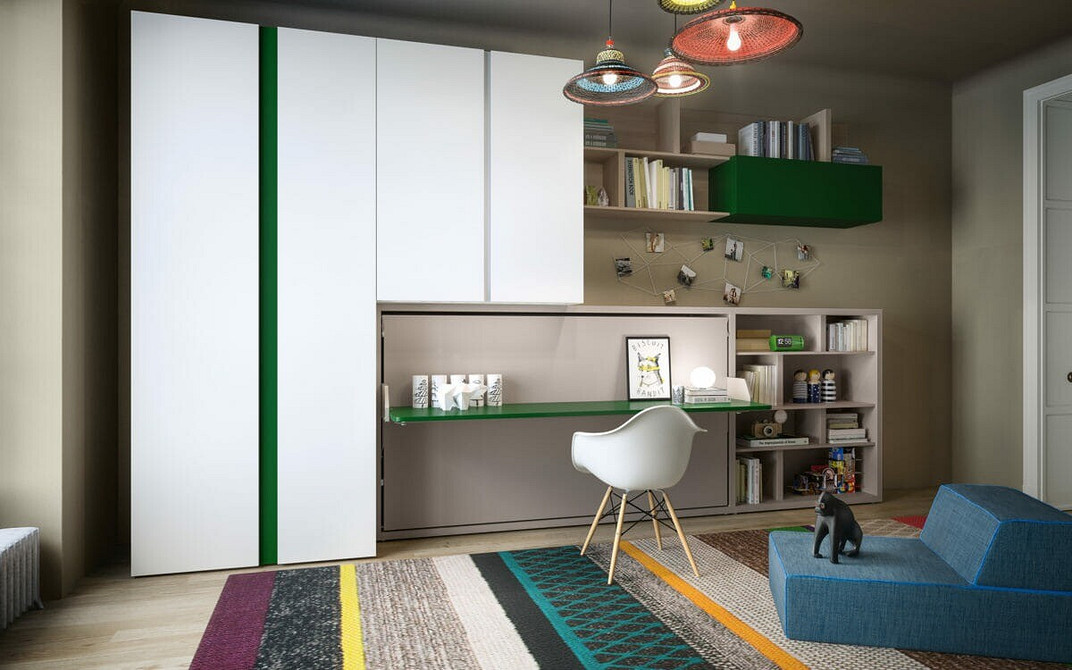 Елегантне ліжко, вбудоване в шафу, - ідеальне рішення для оптимізації простору в малогабаритній квартирі.