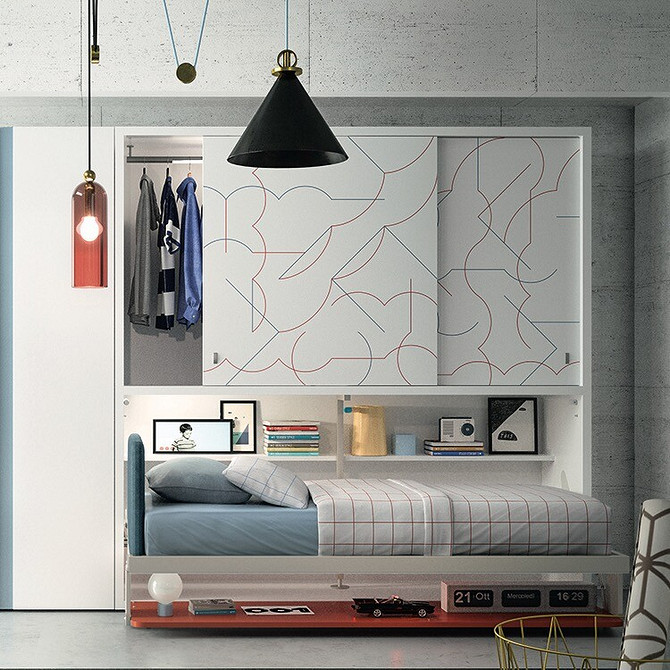 Ліжко-трансформер, заховане в шафі, дозволяє максимально використовувати площу маленької квартири.