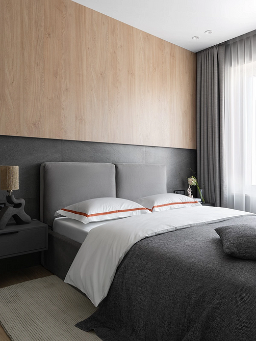 Трендова спальня 2025 з ліжком в японському стилі та мінімалістичним дизайном.