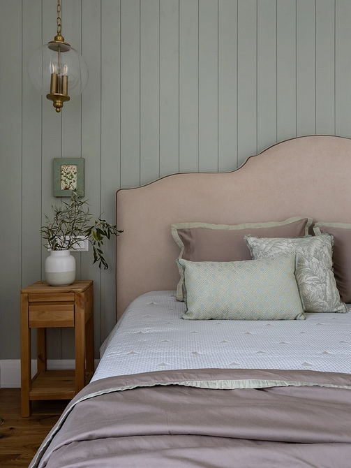 Мінімалістичне узголів'я ліжка: простий дизайн, функціональність та сучасний стиль для спальні.