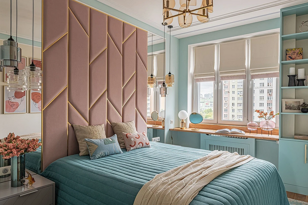 Тренди ліжок 2025: ліжко з балдахіном для романтичної та затишної спальні.