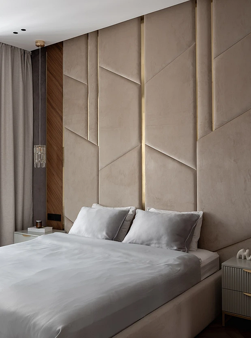 Дизайн круглої спальні 2026 з м'яким круглим ліжком та декоративними подушками.