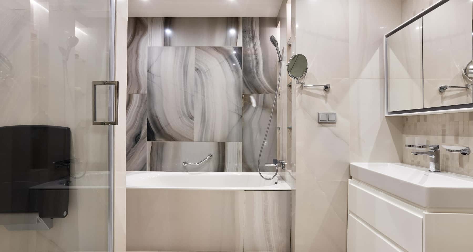 Квартира після ремонту: світла та простора дитяча кімната з ігровою зоною