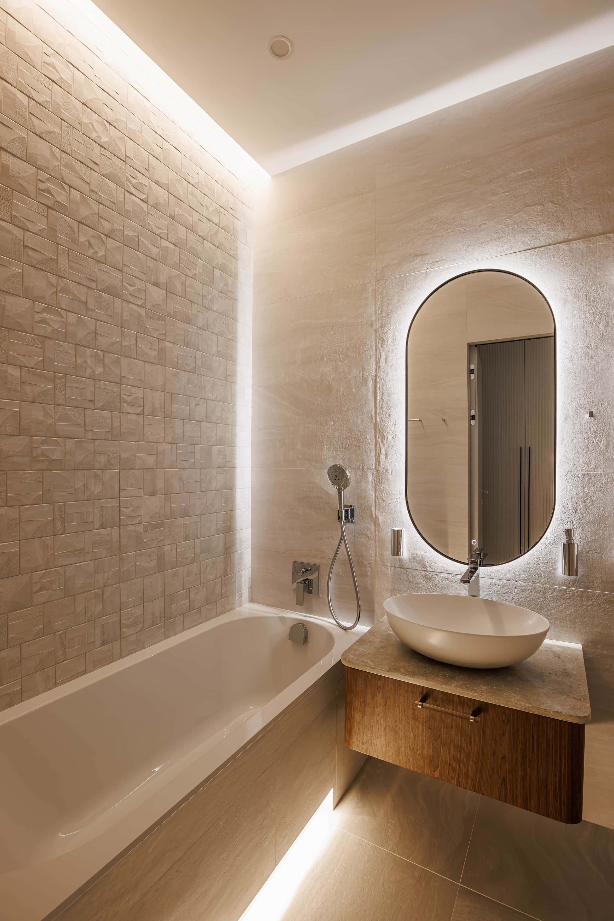 Сучасний дизайн квартири: фрезеровані панелі та світлодіодне підсвічування в інтер'єрі