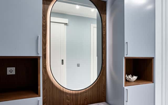 Сучасний дизайн ванної кімнати в квартирі після ремонту з використанням плитки