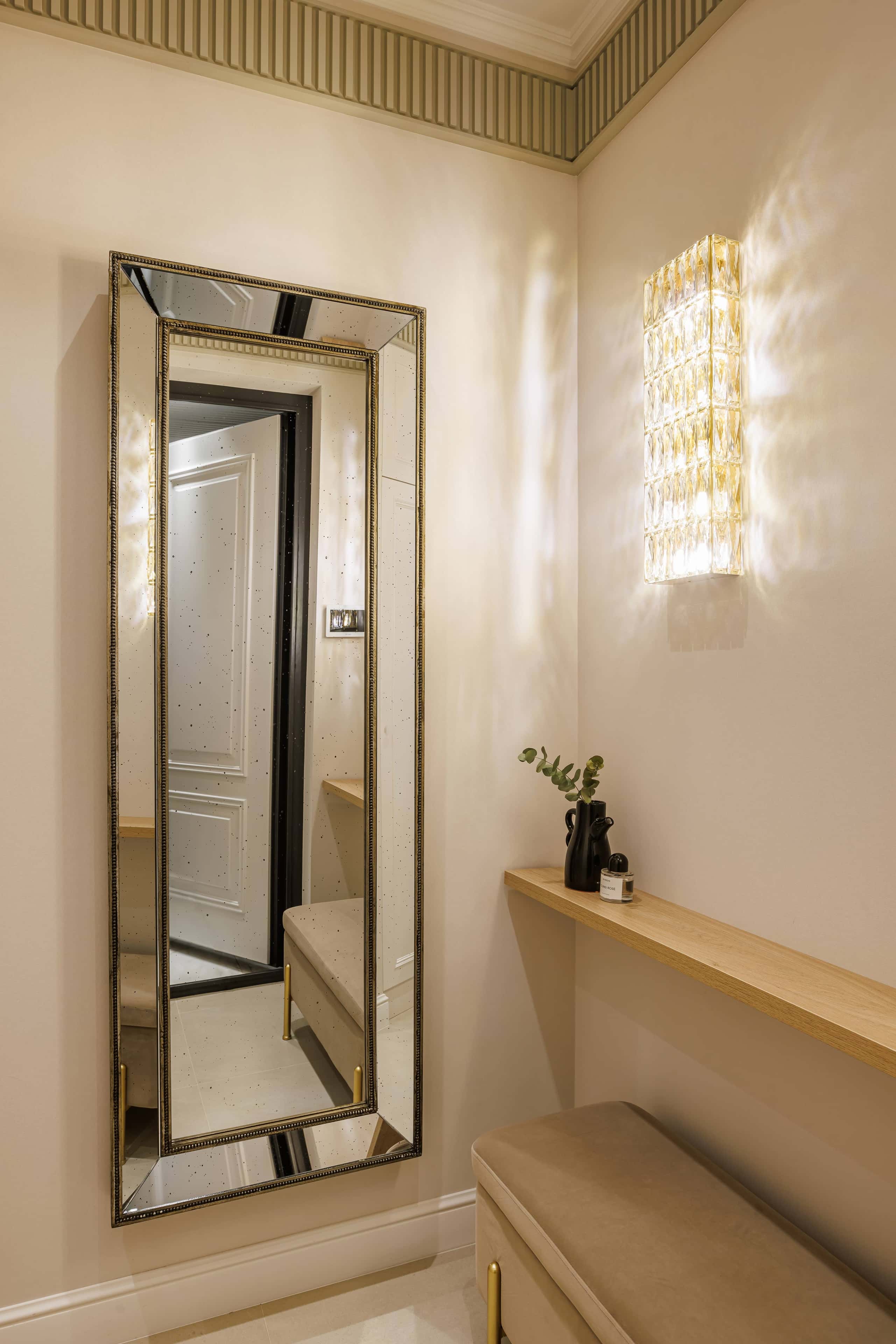 Елементи декору в квартирі: картини та вази у класичному стилі, дизайн інтер'єру